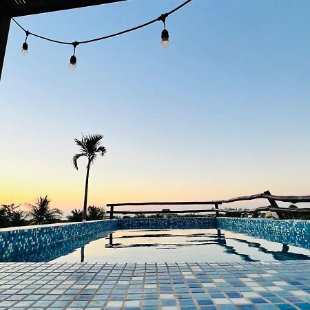 Hotel Mayari Holbox Eksteriør billede Rooftop pool at the hotel