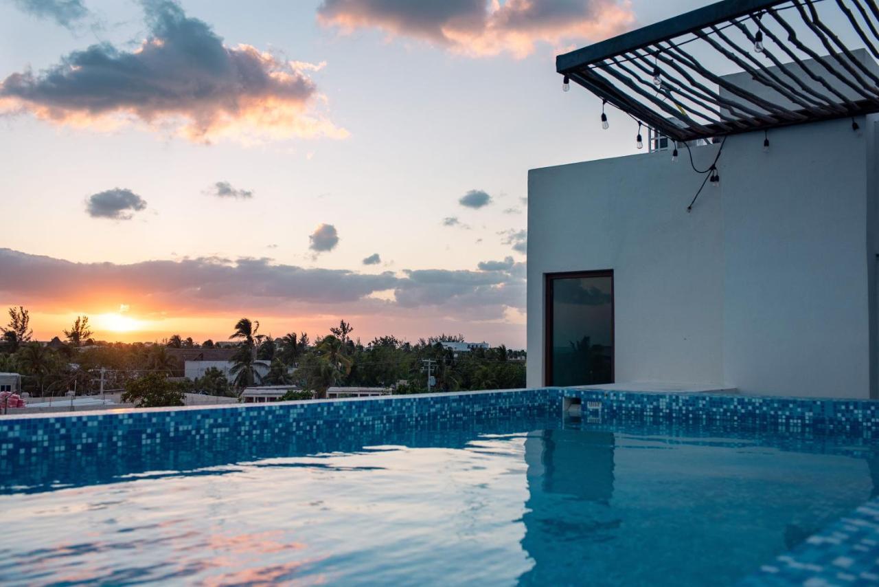 Hotel Mayari Holbox Eksteriør billede Rooftop pool at the Hotel Habitas Tulum