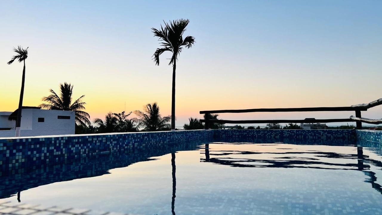 Hotel Mayari Holbox Eksteriør billede Sunset at the beach