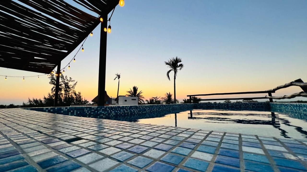 Hotel Mayari Holbox Eksteriør billede Sunset at the pool