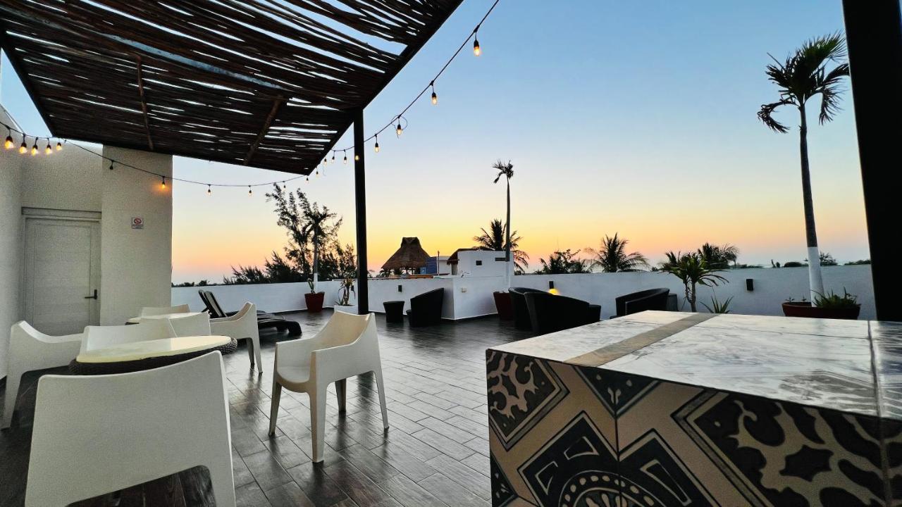 Hotel Mayari Holbox Eksteriør billede Rooftop bar in Tulum